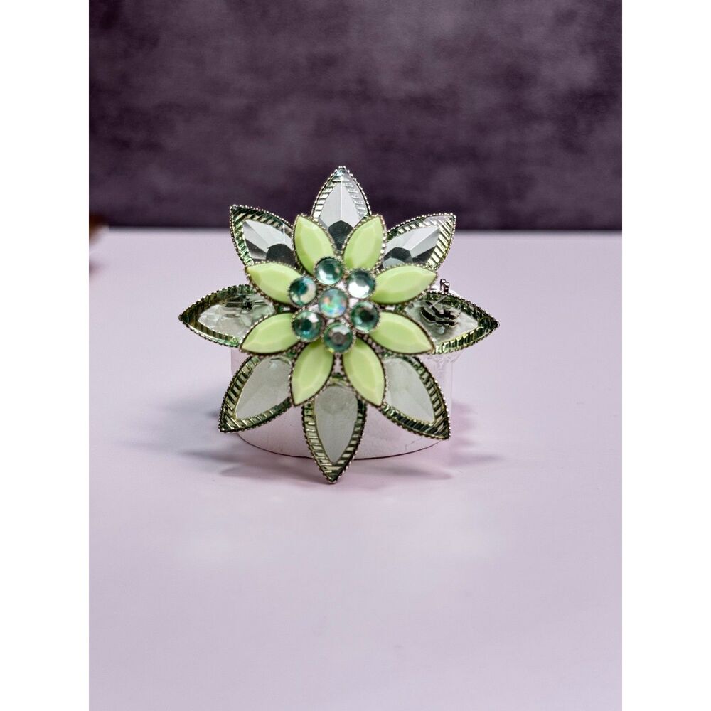 Vintage Style Green Rhinestone Brooch - Picture 2 of 6